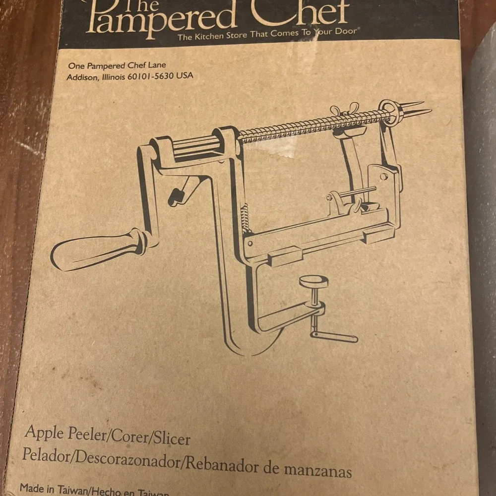 PAMPERED CHEF 2430 Apple Peeler, Corer, Slicer Pre-owned
